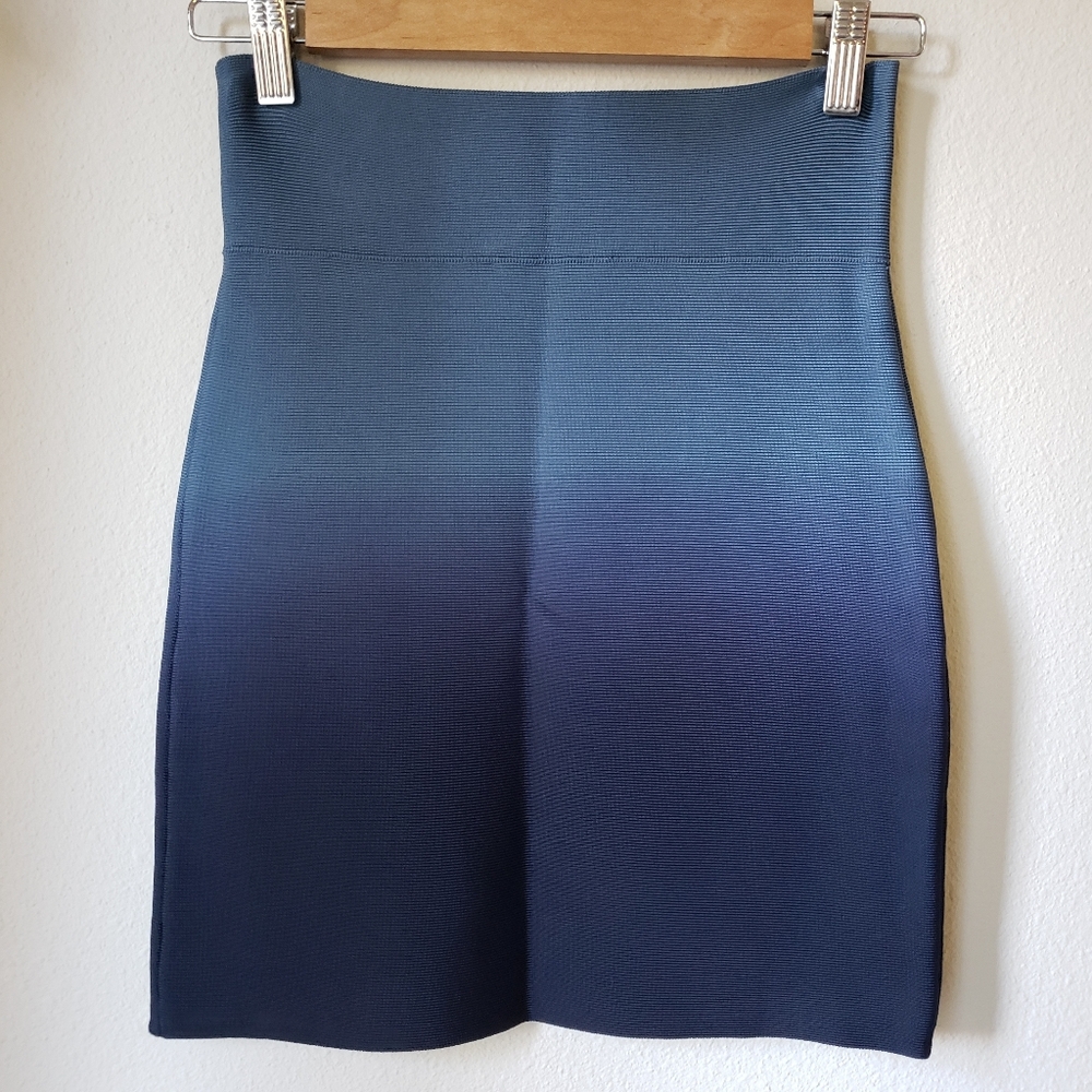 ❗SOLD❗BCBG MaxAzria Bandage Mini Skirt - Picture 5 of 11